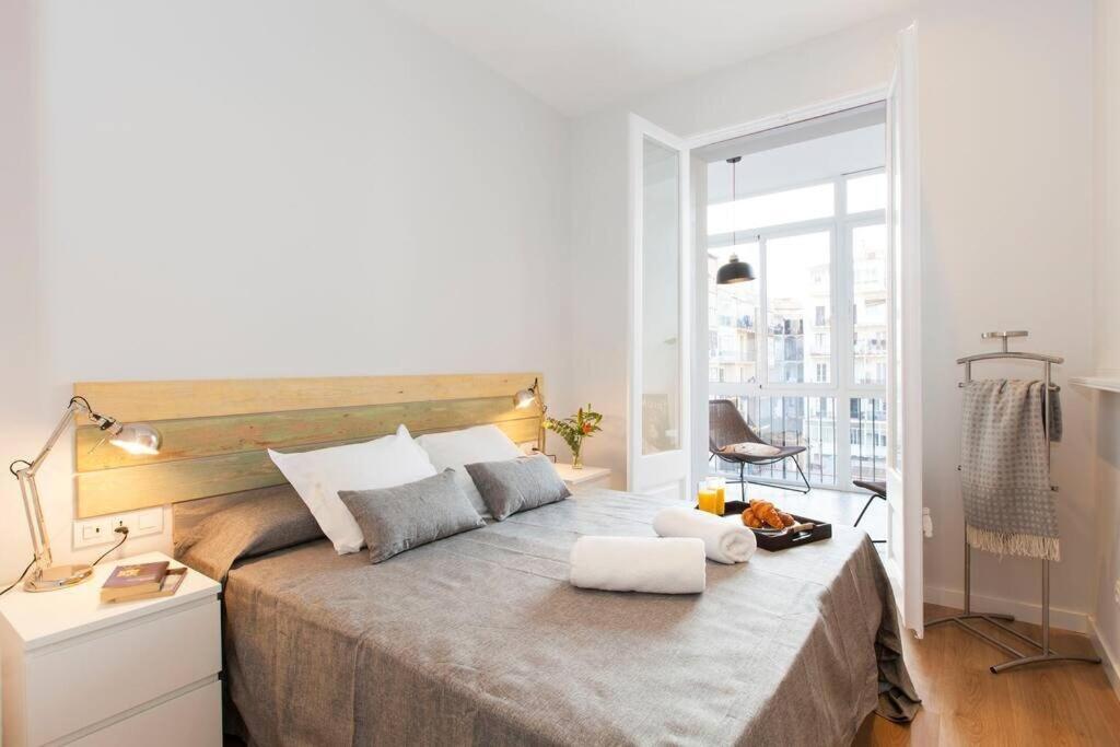 Perfectly Located 4Bed 4Bath Apartment In Barcelona 1 2 Exterior photo